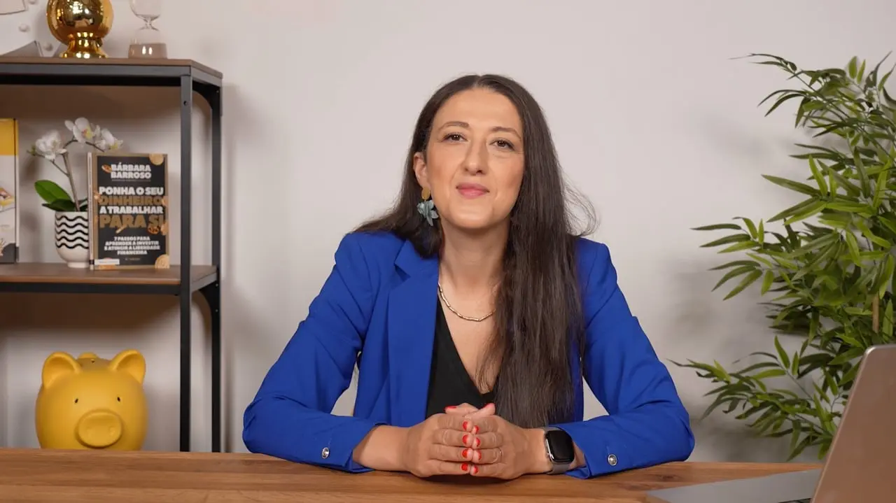 Bárbara Barroso no vídeo de apresentação do curso